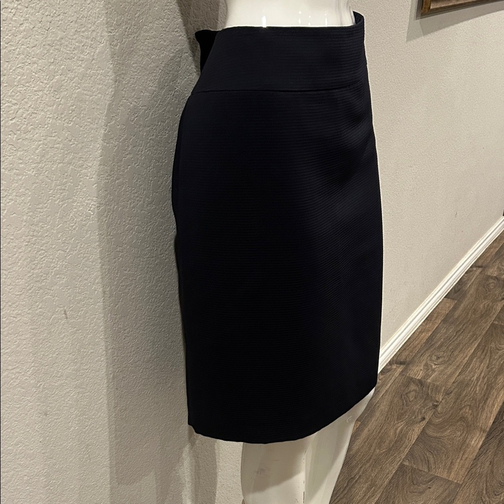 Elegant Black Women's Skirt - Picture 3 of 5